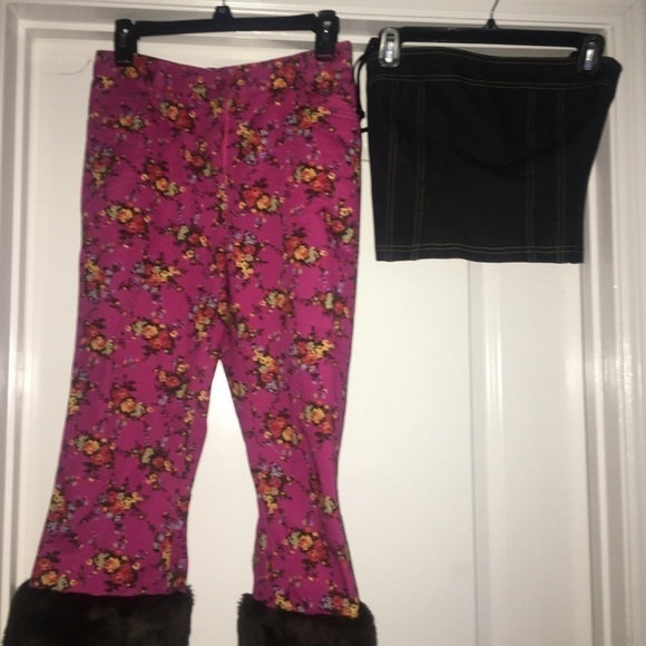 Dolce Gabbana flower printed pink jeans with brown fur and top. - Picture 3 of 10